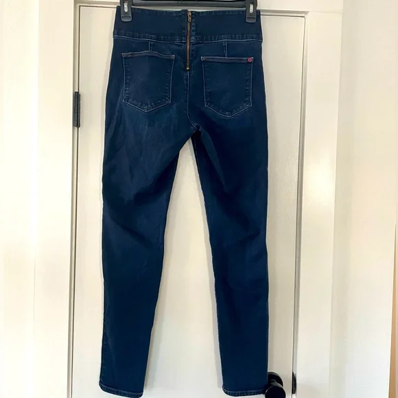 Spanx Signature Straight Jeans, Size 28, Blue Denim - Picture 4 of 6